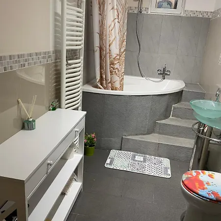 Appartement Let Me In *