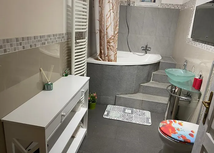 아파트 Let Me In *