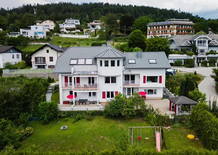 Apartments Let Me In Portschach am Woerthersee